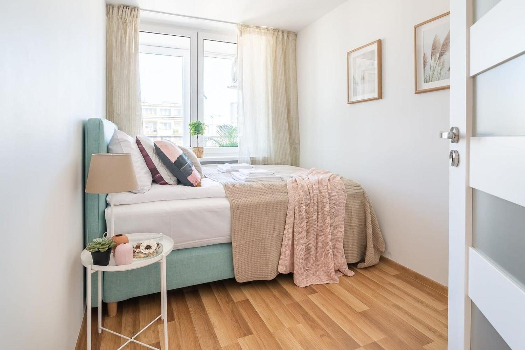 Navy Aesthetic Apartment With Balcony By Noclegi Renters Varšava Exteriér fotografie