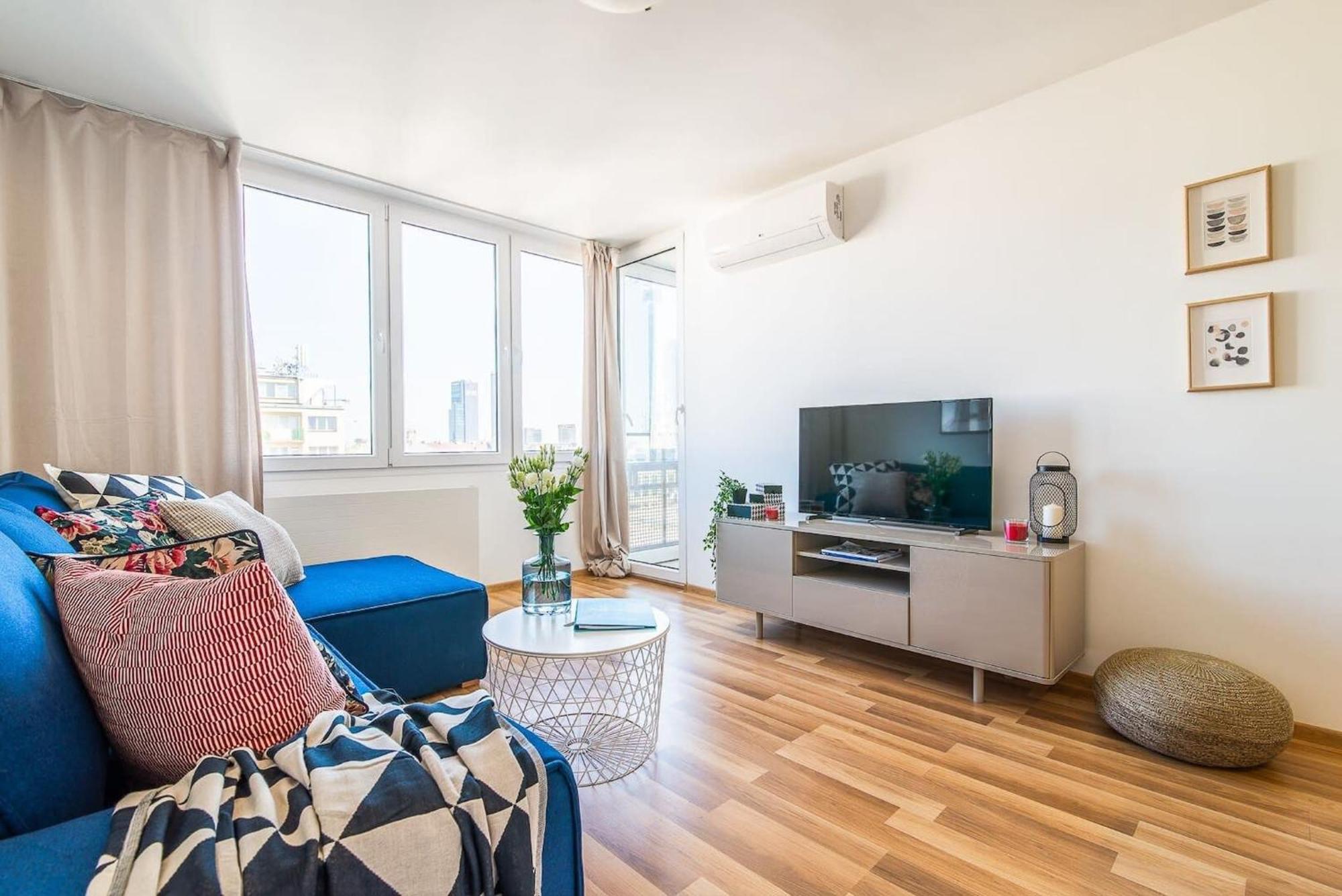 Navy Aesthetic Apartment With Balcony By Noclegi Renters Varšava Exteriér fotografie