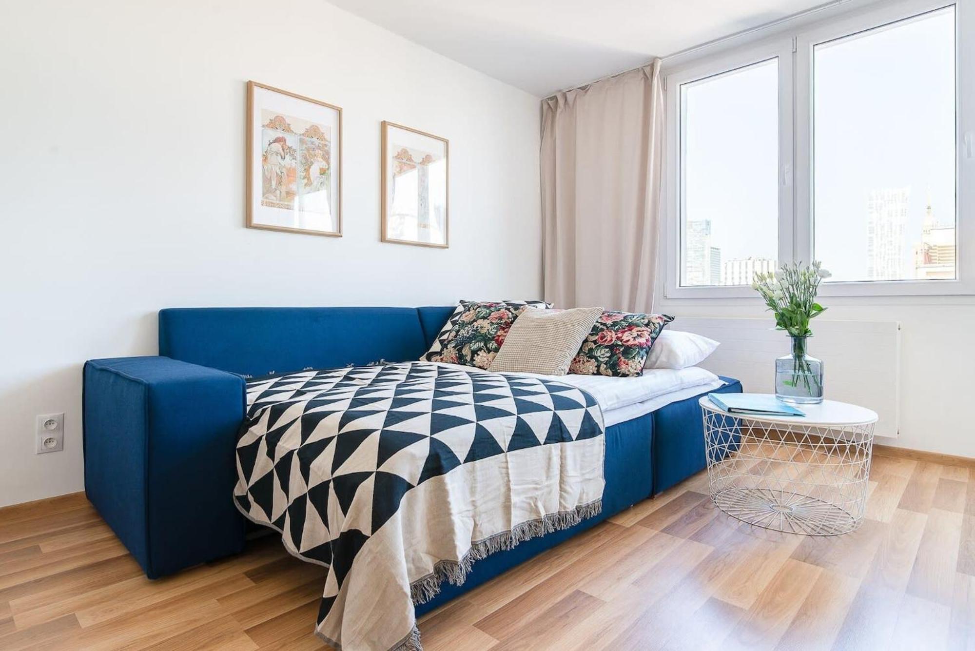 Navy Aesthetic Apartment With Balcony By Noclegi Renters Varšava Exteriér fotografie