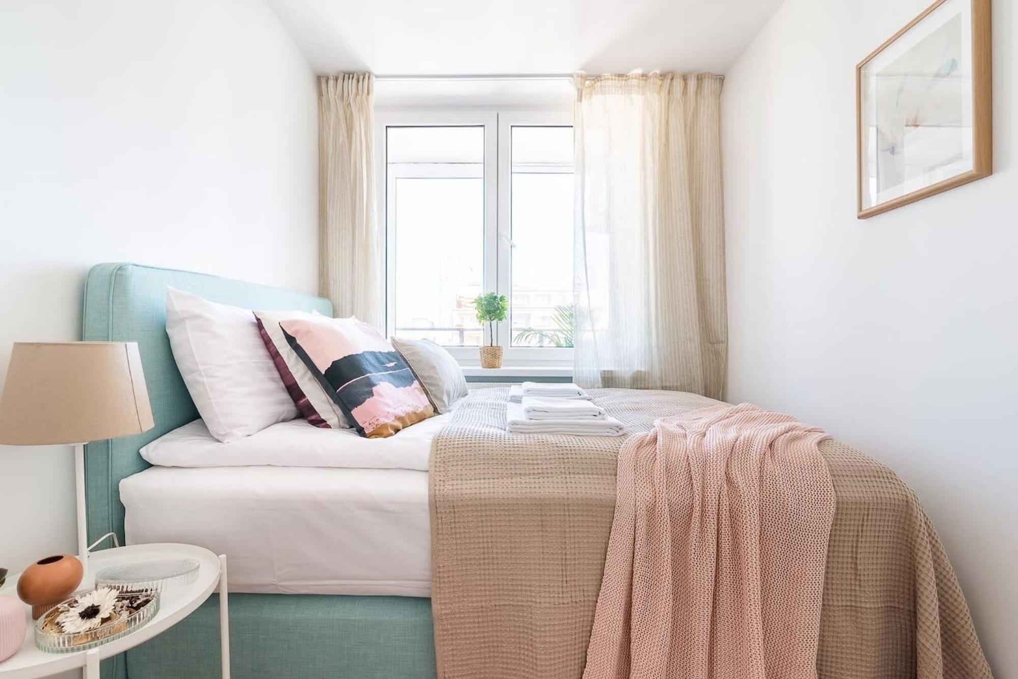 Navy Aesthetic Apartment With Balcony By Noclegi Renters Varšava Exteriér fotografie